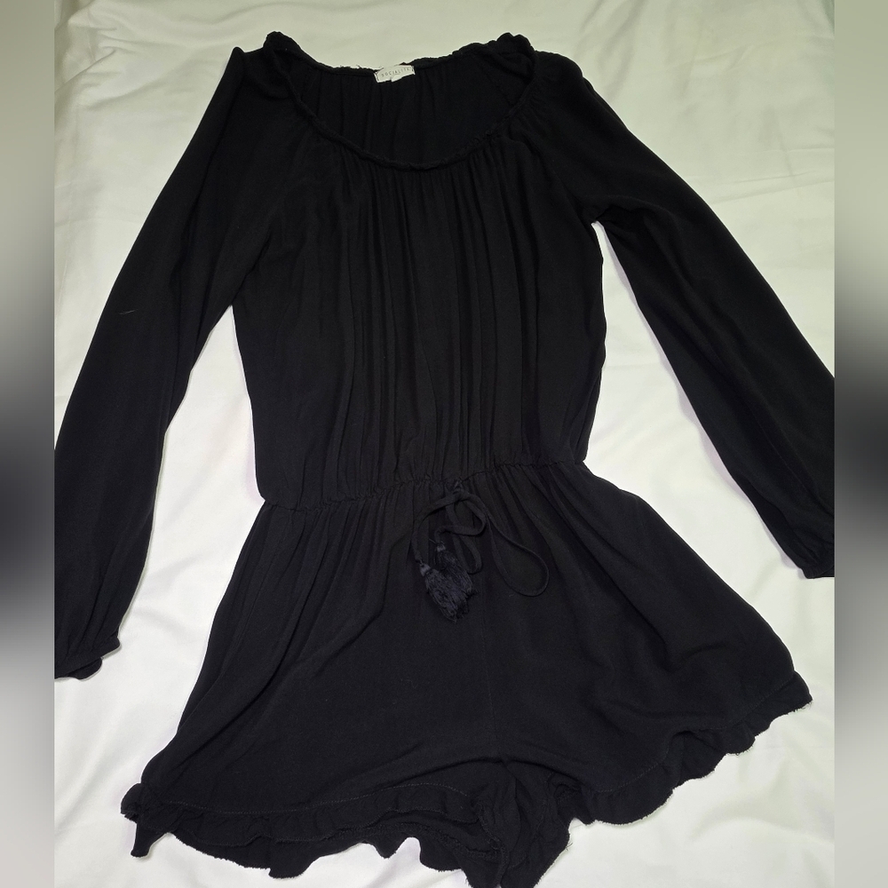 Socialite Long Sleeve Shorts Romper w/Cinch Waist & Tie- Size XL